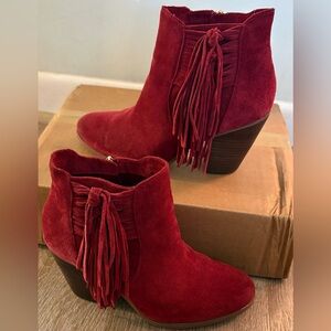 Vince Camuto Red Suede festival Fringe Cowboy Western Ankle Boots size 9.5